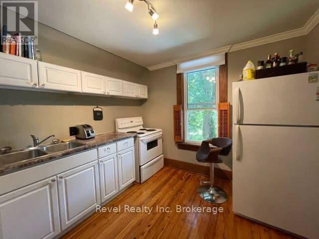 2 - 22 St Leger Street, Kitchener, Ontario  N2H 4L9 - Photo 4 - X12698776