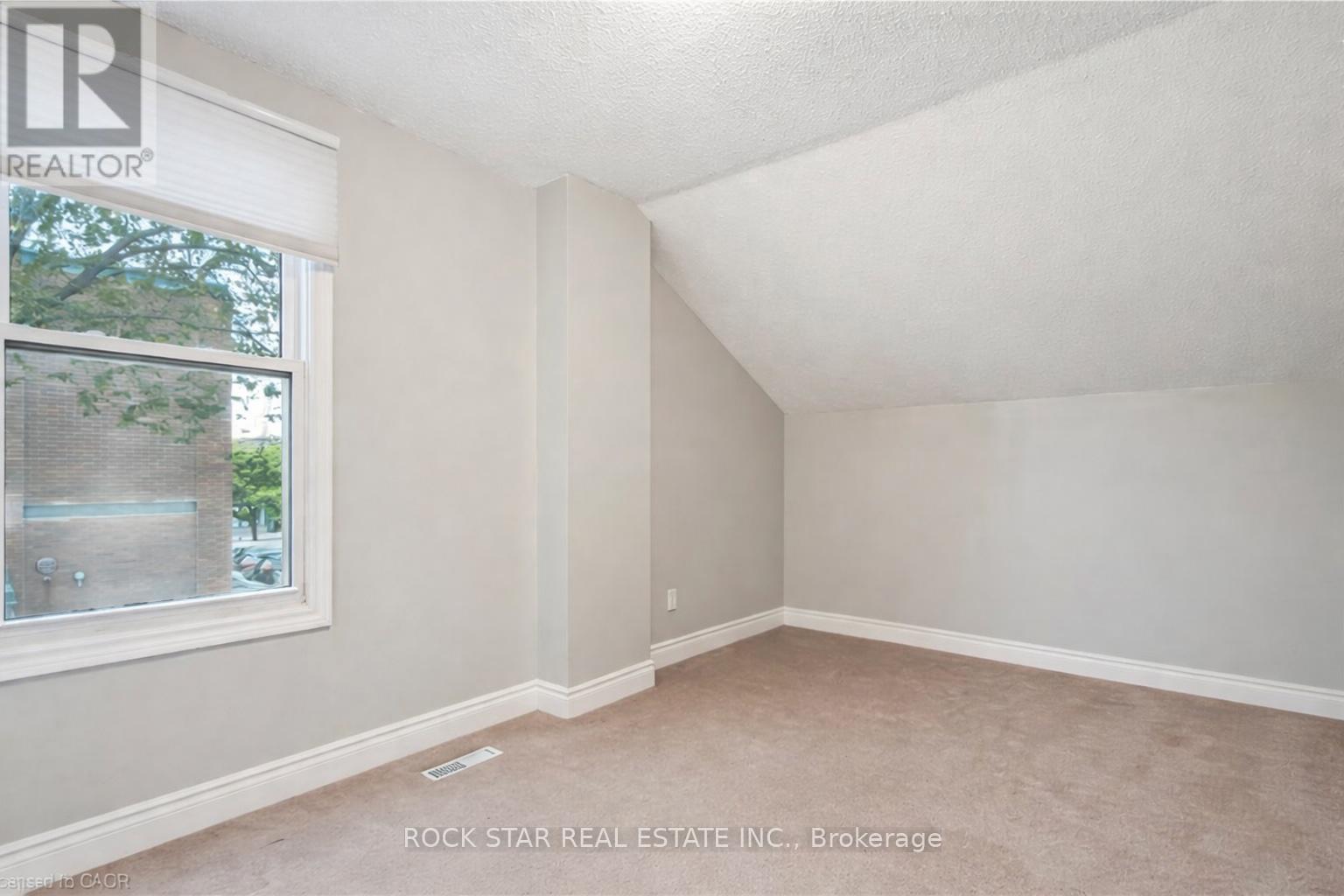 34 Cliff Avenue, Hamilton, Ontario  L8V 2R9 - Photo 10 - X12698432