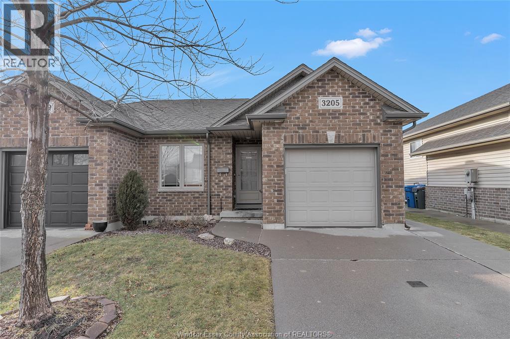 3205 SEVILLE, windsor, Ontario