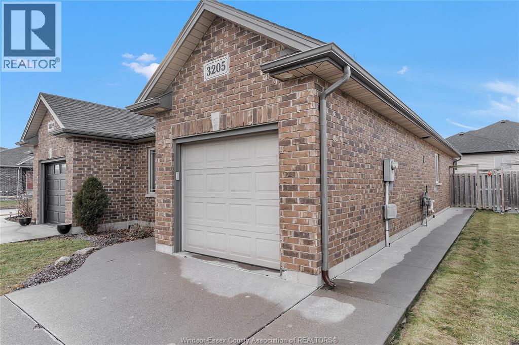 3205 Seville, Windsor, Ontario  N8N 0A3 - Photo 2 - 26001179