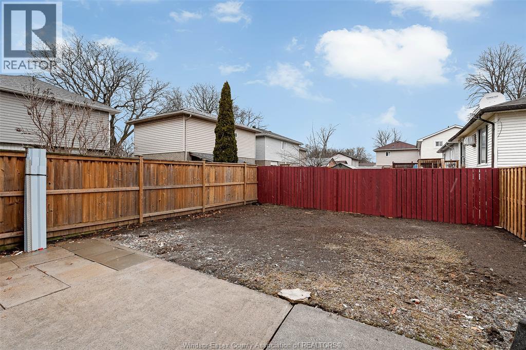 9014 Copperfield Court, Windsor, Ontario  N8S 4H3 - Photo 5 - 26001175