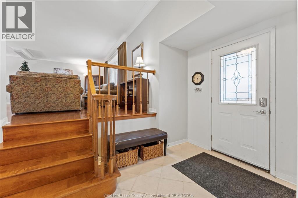 3640 Avondale, Windsor, Ontario N9E 1X9 - Photo 3 - 26001178
