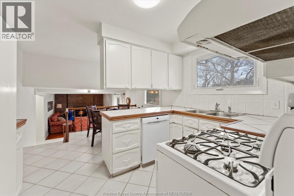 3640 Avondale, Windsor, Ontario N9E 1X9 - Photo 8 - 26001178