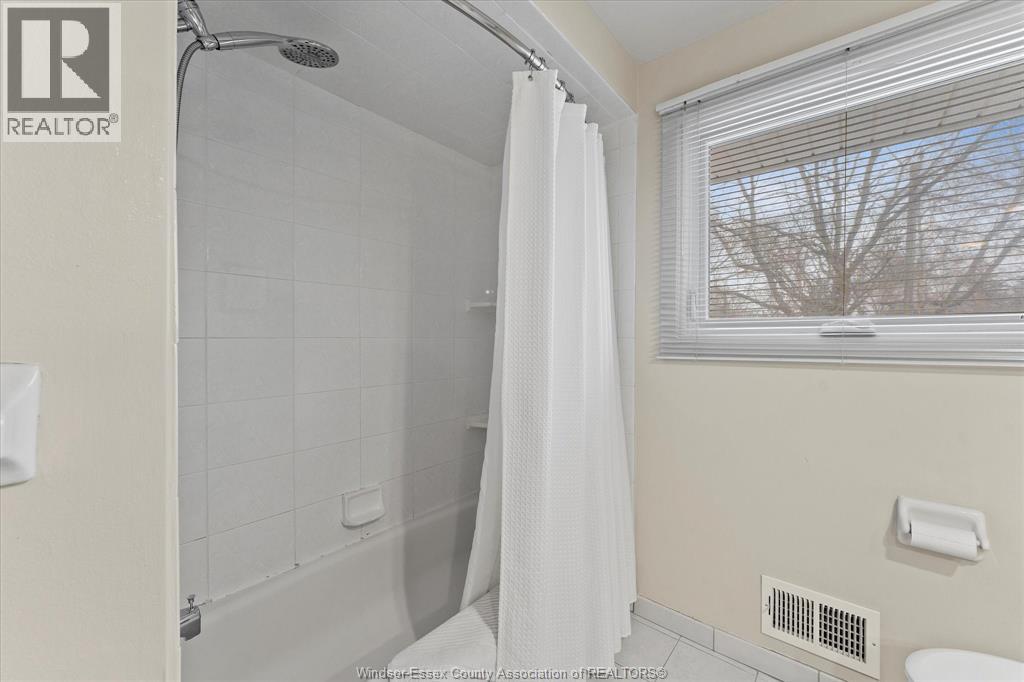 3640 Avondale, Windsor, Ontario N9E 1X9 - Photo 23 - 26001178