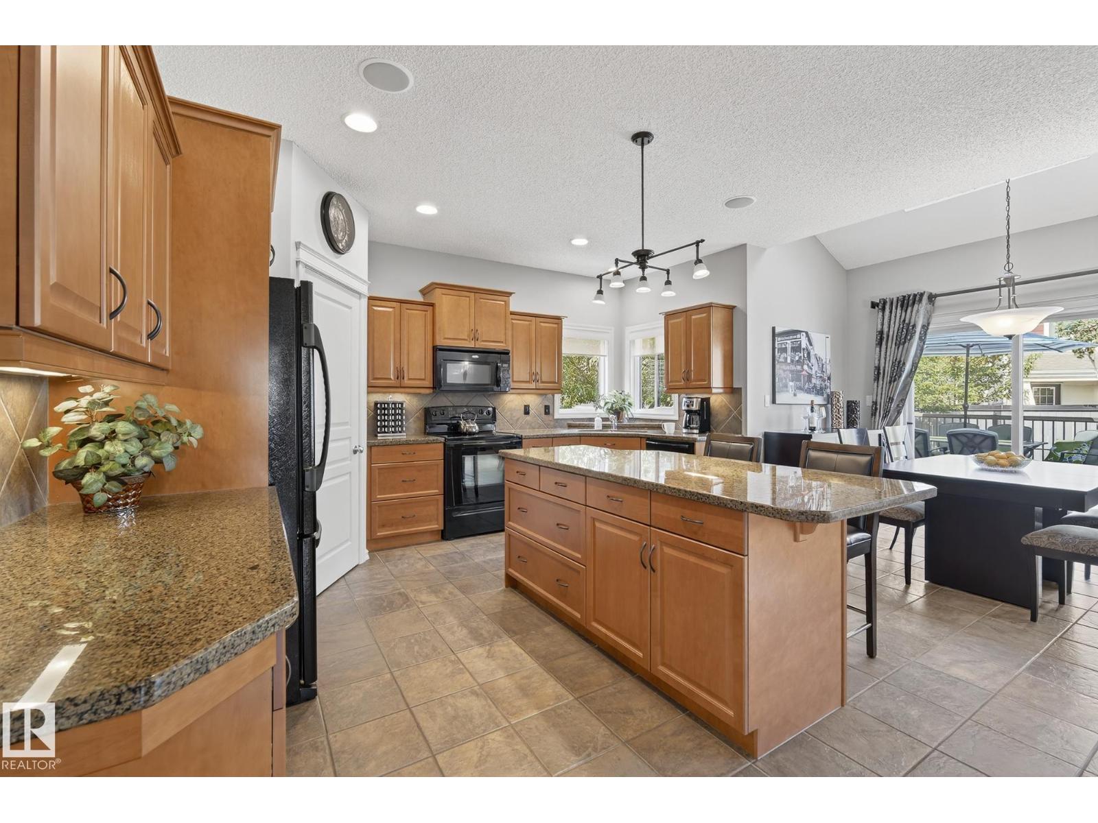 1079 Mckinney Gr Nw, Edmonton, Alberta  T6R 3S5 - Photo 31 - E4470088