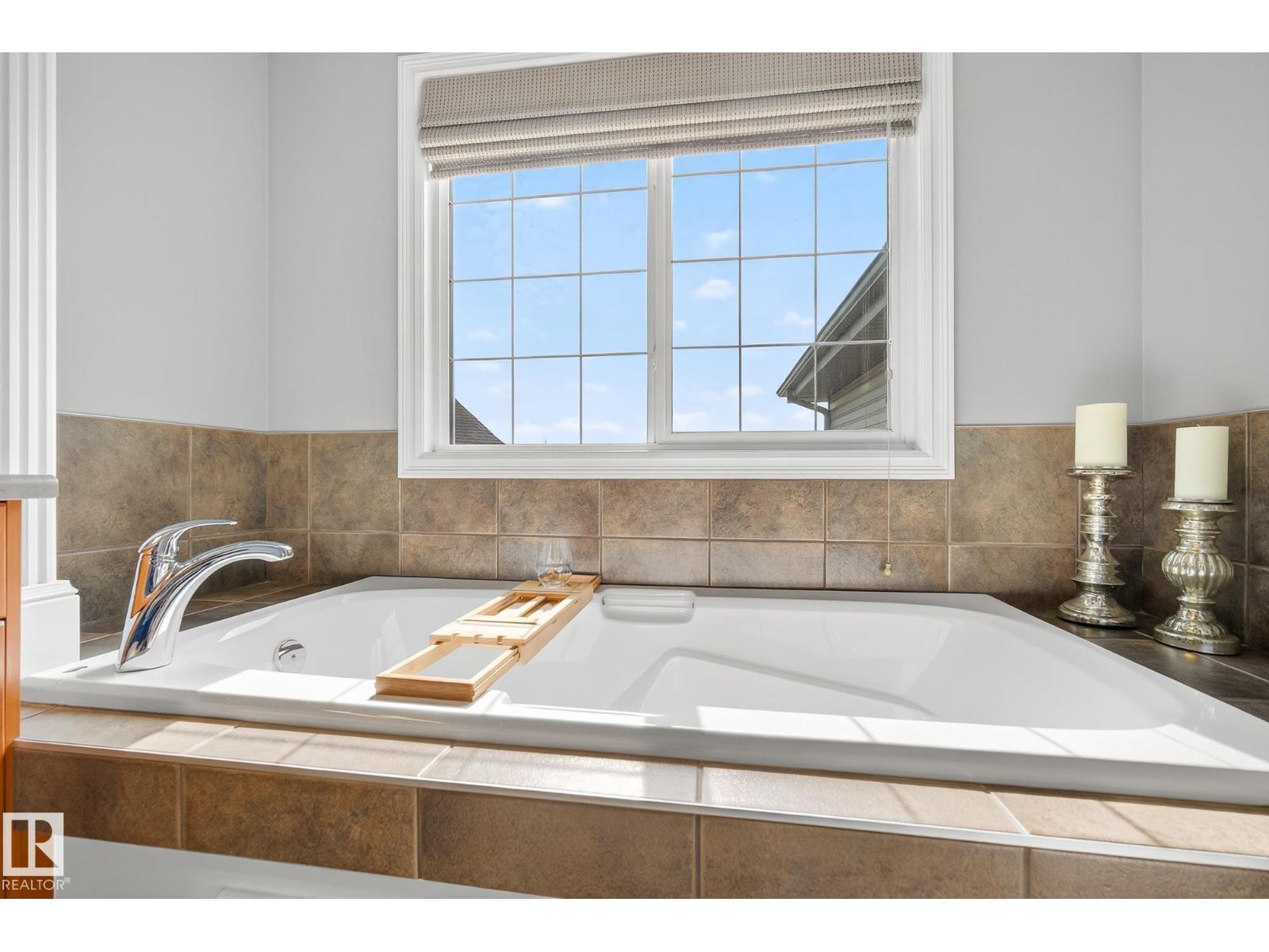 1079 Mckinney Gr Nw, Edmonton, Alberta  T6R 3S5 - Photo 58 - E4470088