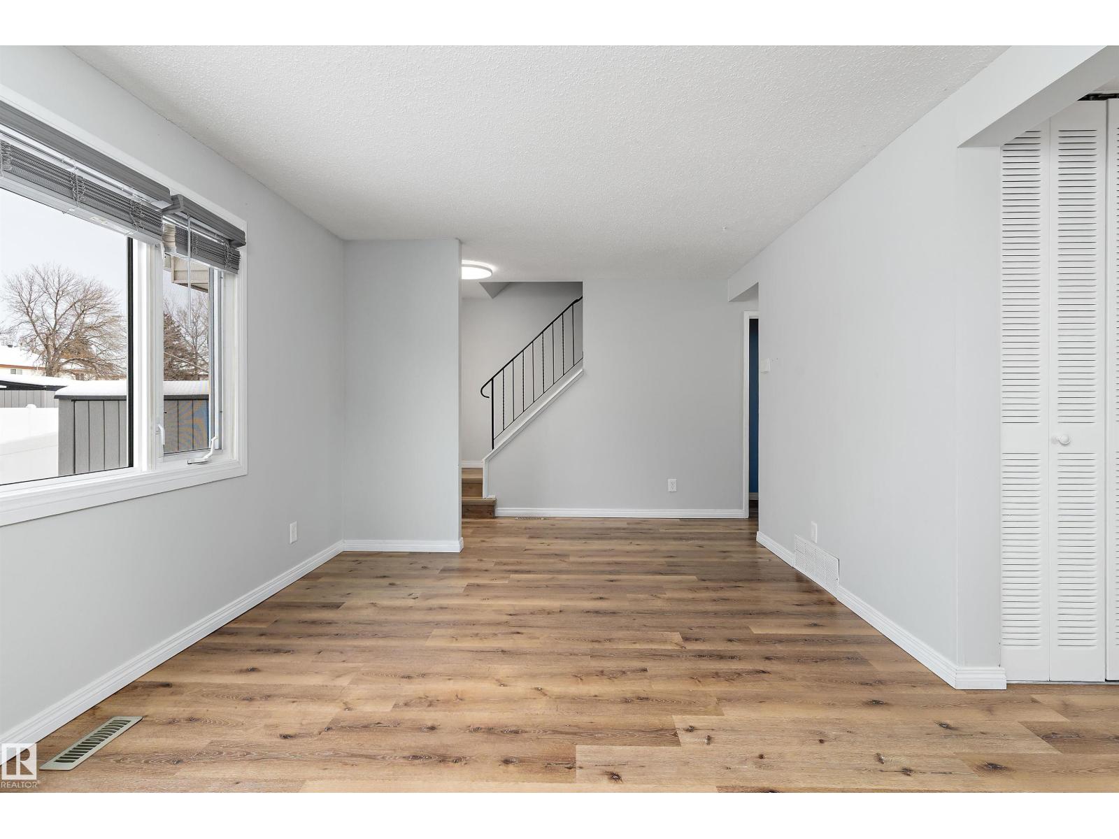 4d Twin Tc Nw, Edmonton, Alberta  T6K 1V4 - Photo 11 - E4470092