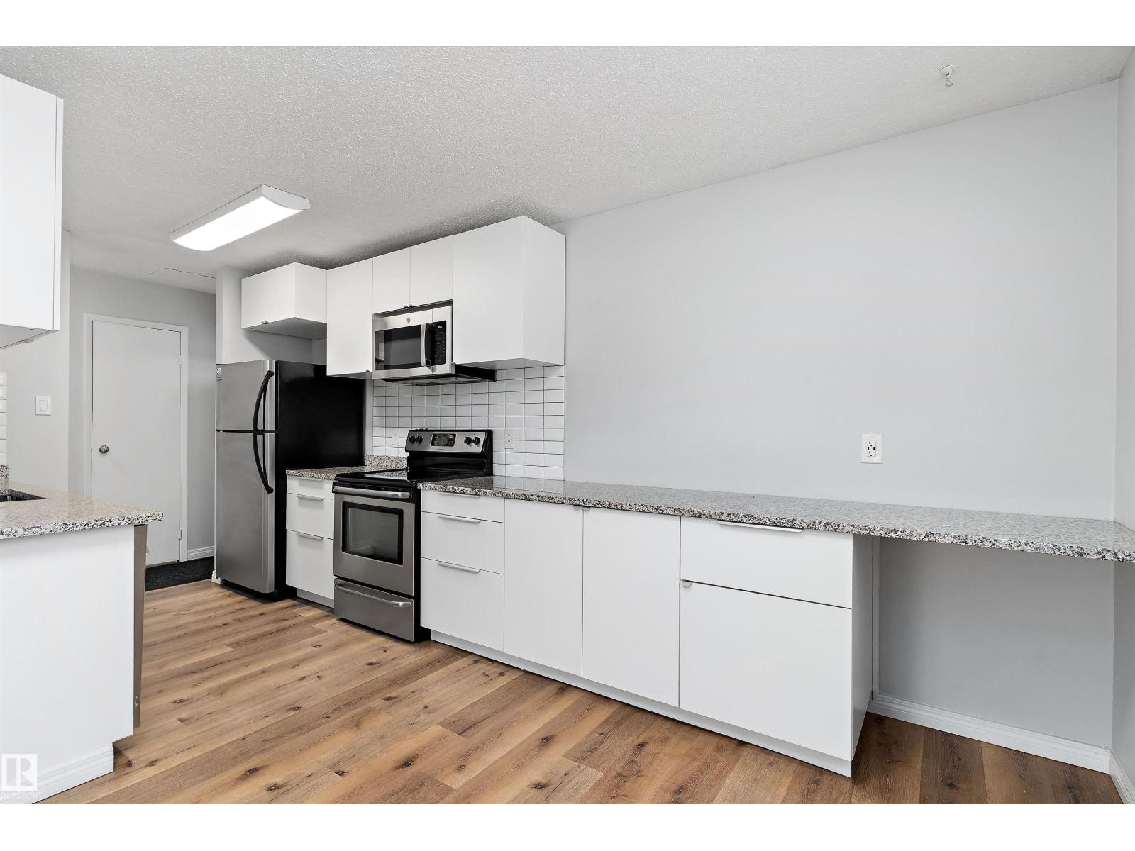 4d Twin Tc Nw, Edmonton, Alberta  T6K 1V4 - Photo 16 - E4470092