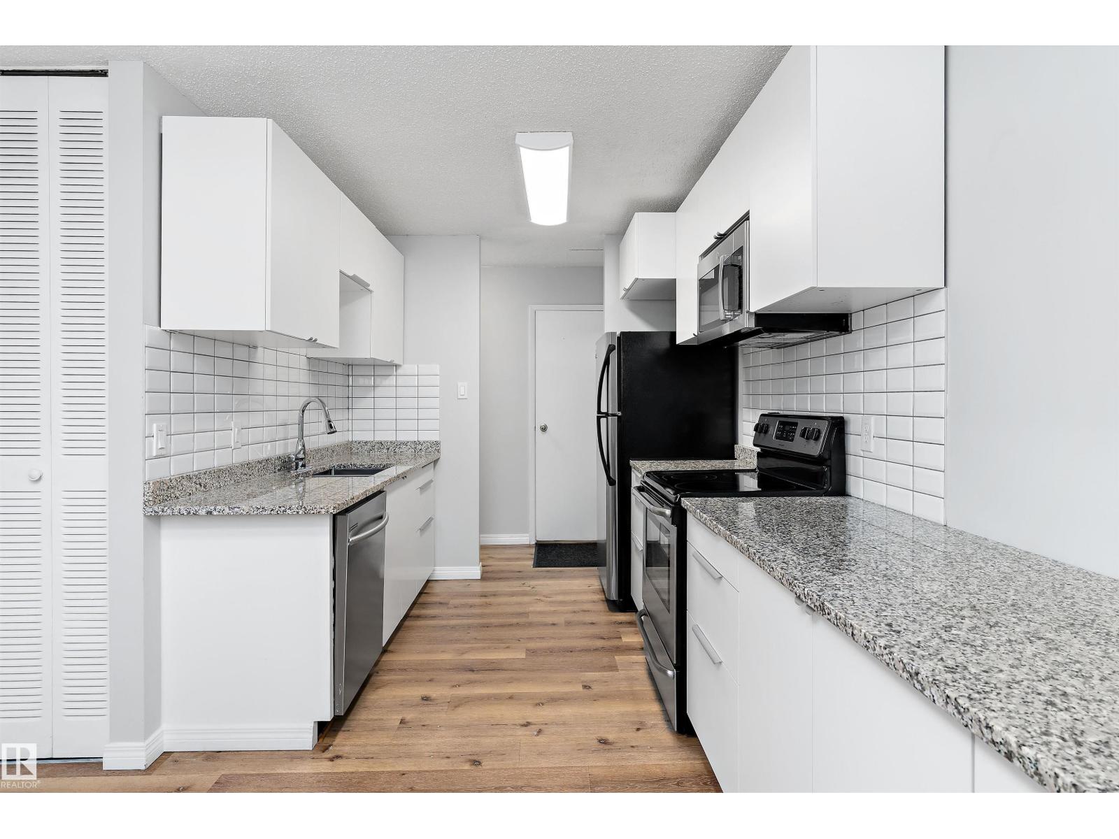 4d Twin Tc Nw, Edmonton, Alberta  T6K 1V4 - Photo 17 - E4470092