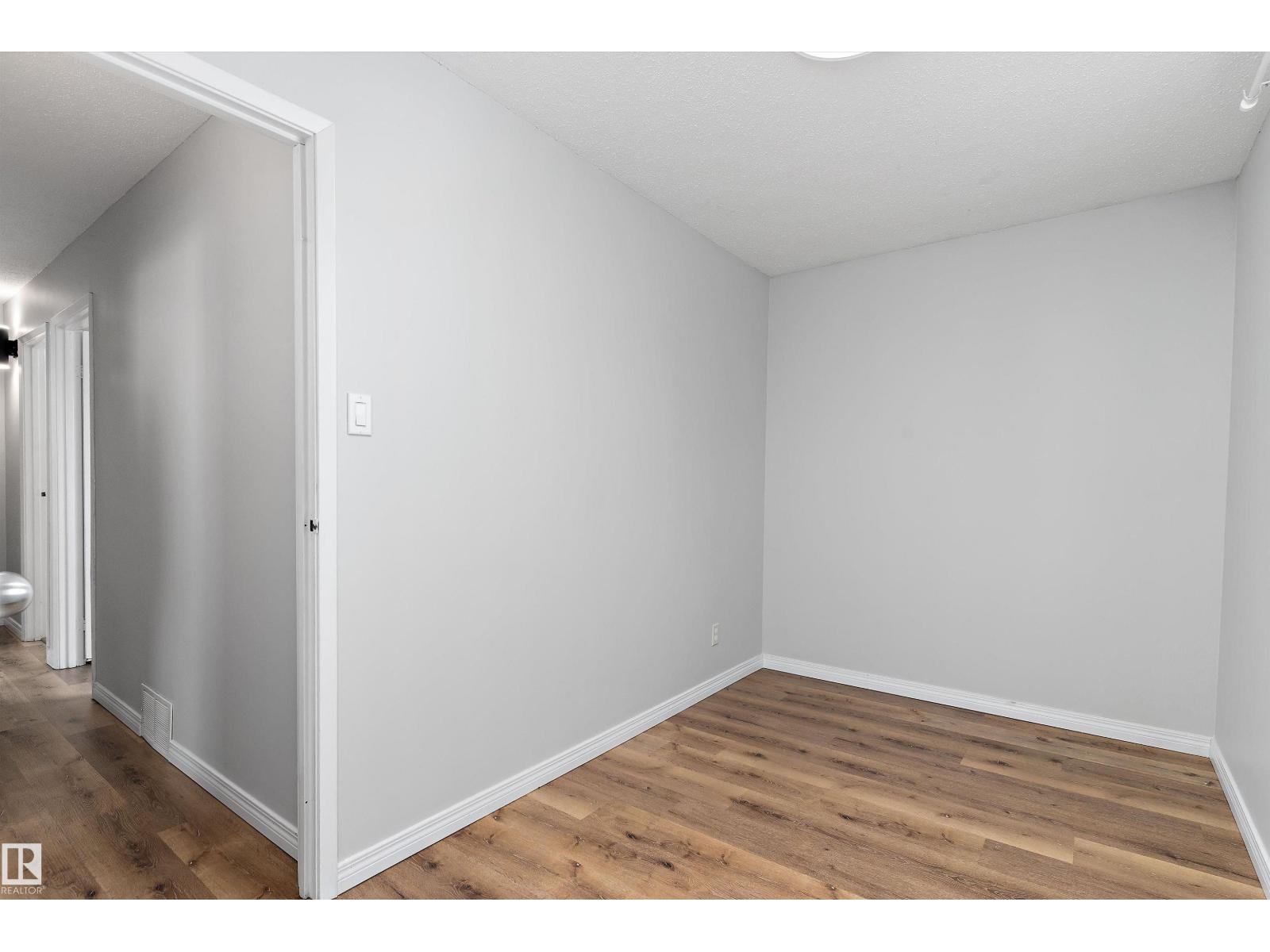 4d Twin Tc Nw, Edmonton, Alberta  T6K 1V4 - Photo 32 - E4470092