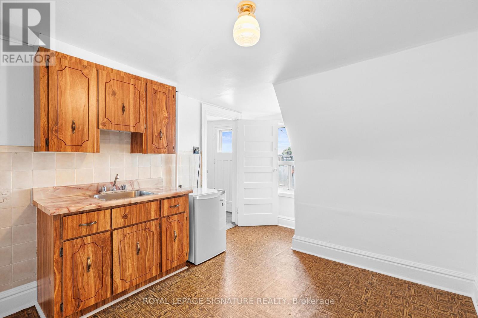 244 Grace Street, Toronto, Ontario  M6G 3A6 - Photo 14 - C12698644