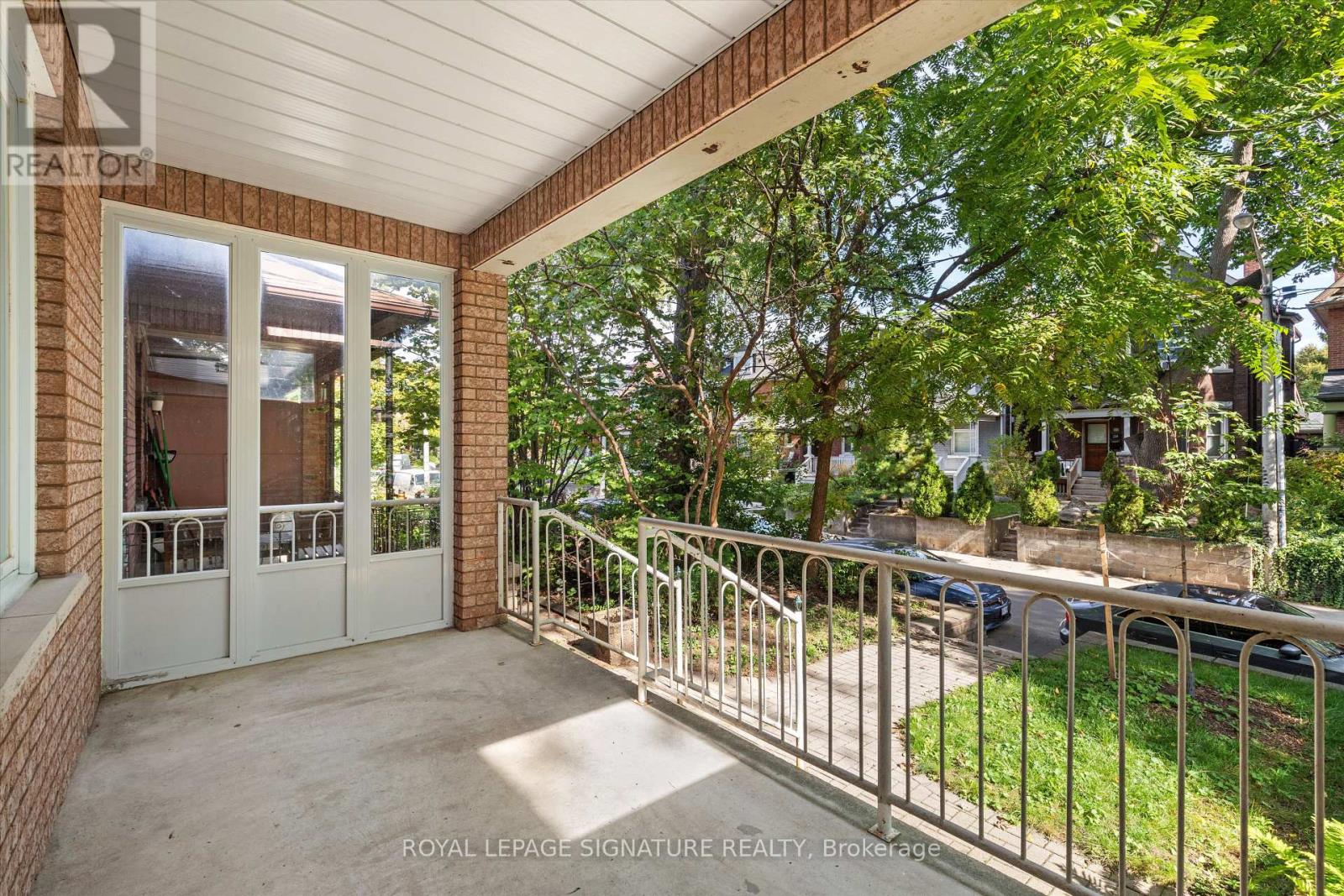 244 Grace Street, Toronto, Ontario  M6G 3A6 - Photo 3 - C12698644