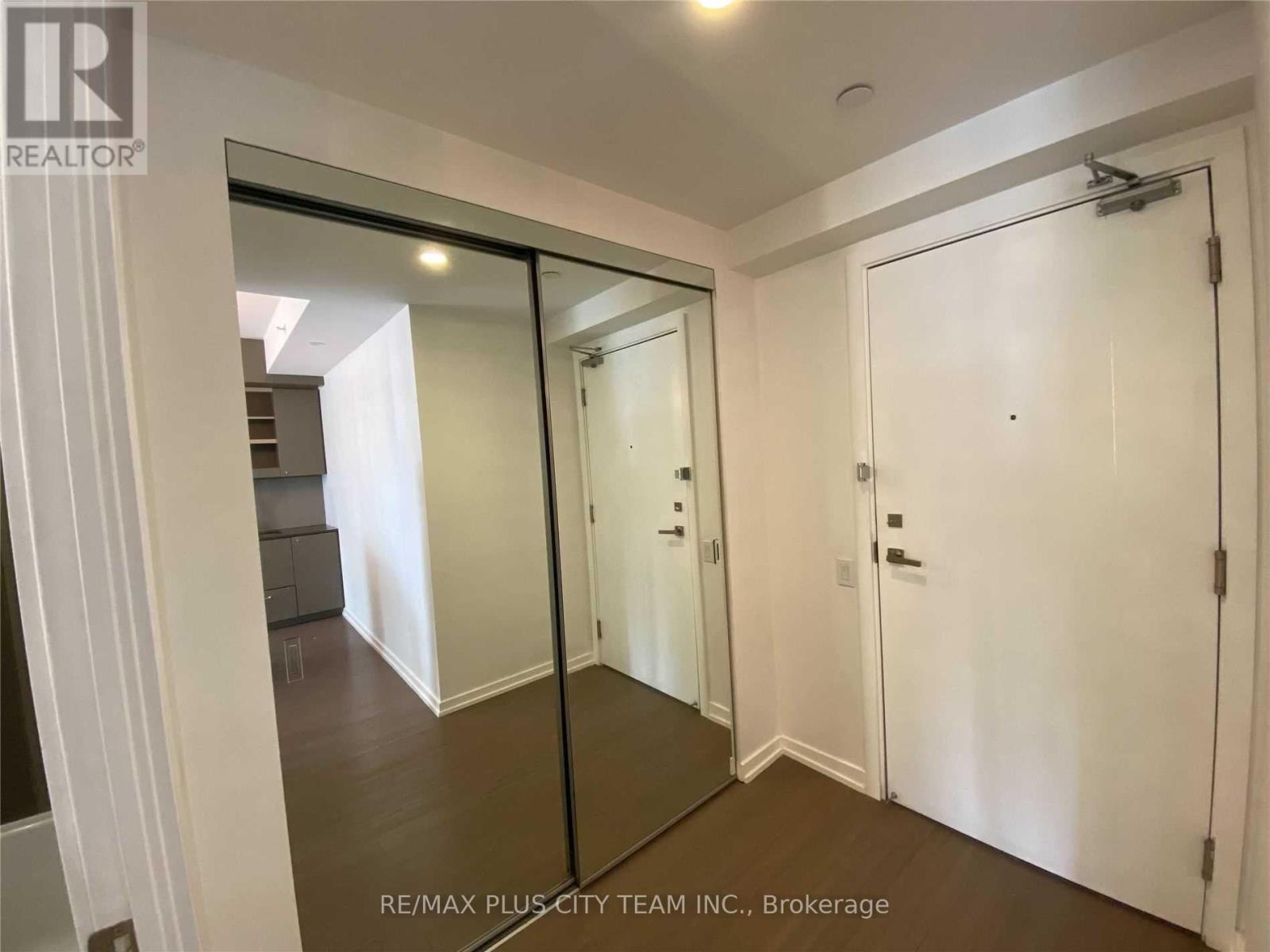 2601 - 101 Peter Street, Toronto, Ontario  M5V 0G6 - Photo 2 - C12698744