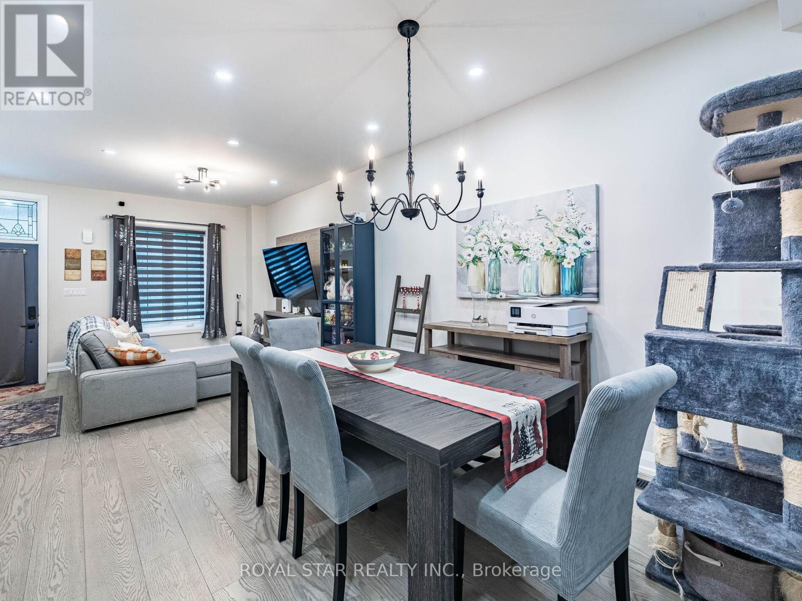 74 Montrose Avenue, Toronto, Ontario  M6J 2T7 - Photo 10 - C12698828