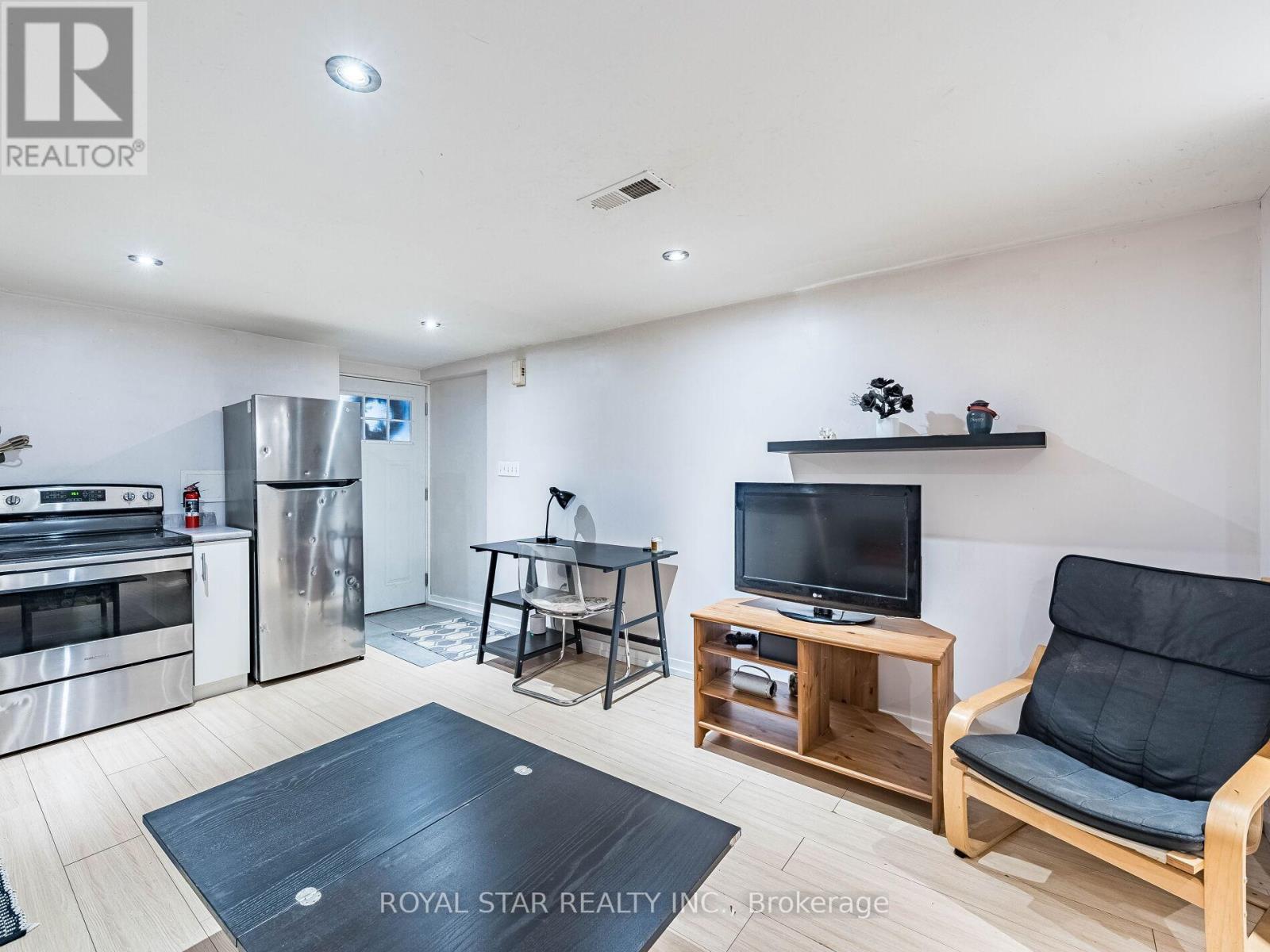 74 Montrose Avenue, Toronto, Ontario  M6J 2T7 - Photo 42 - C12698828