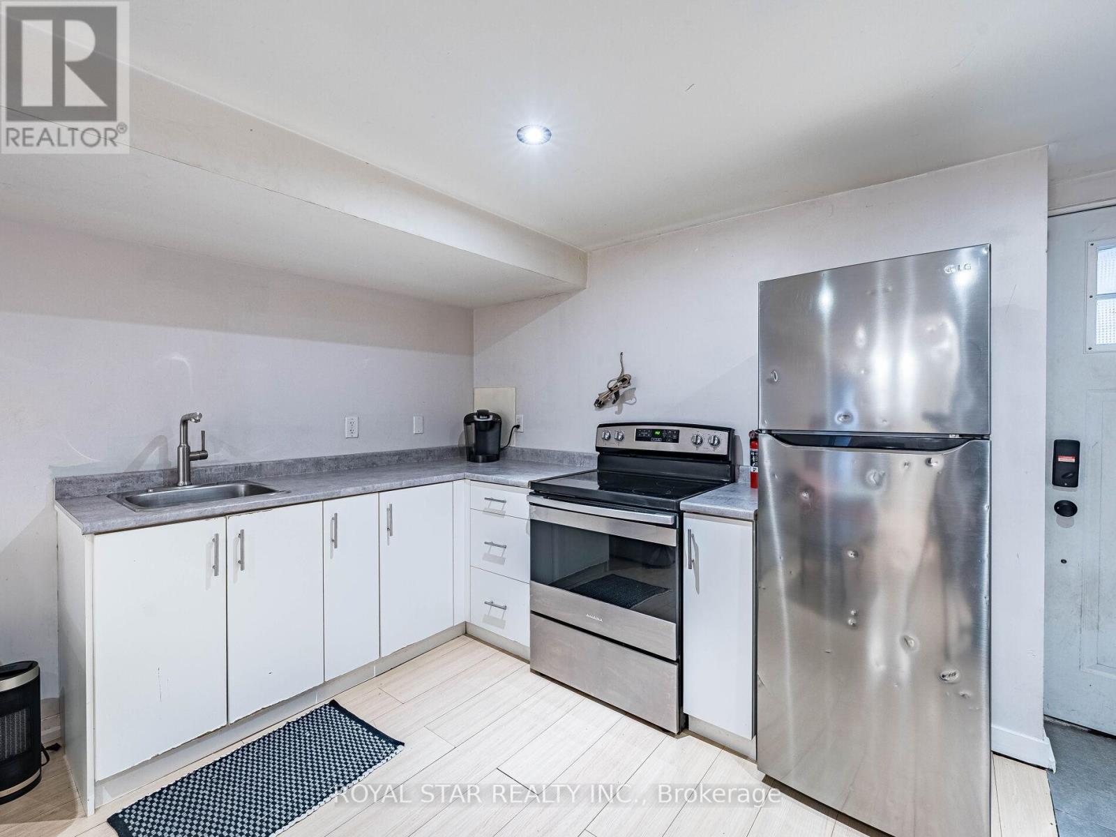 74 Montrose Avenue, Toronto, Ontario  M6J 2T7 - Photo 43 - C12698828