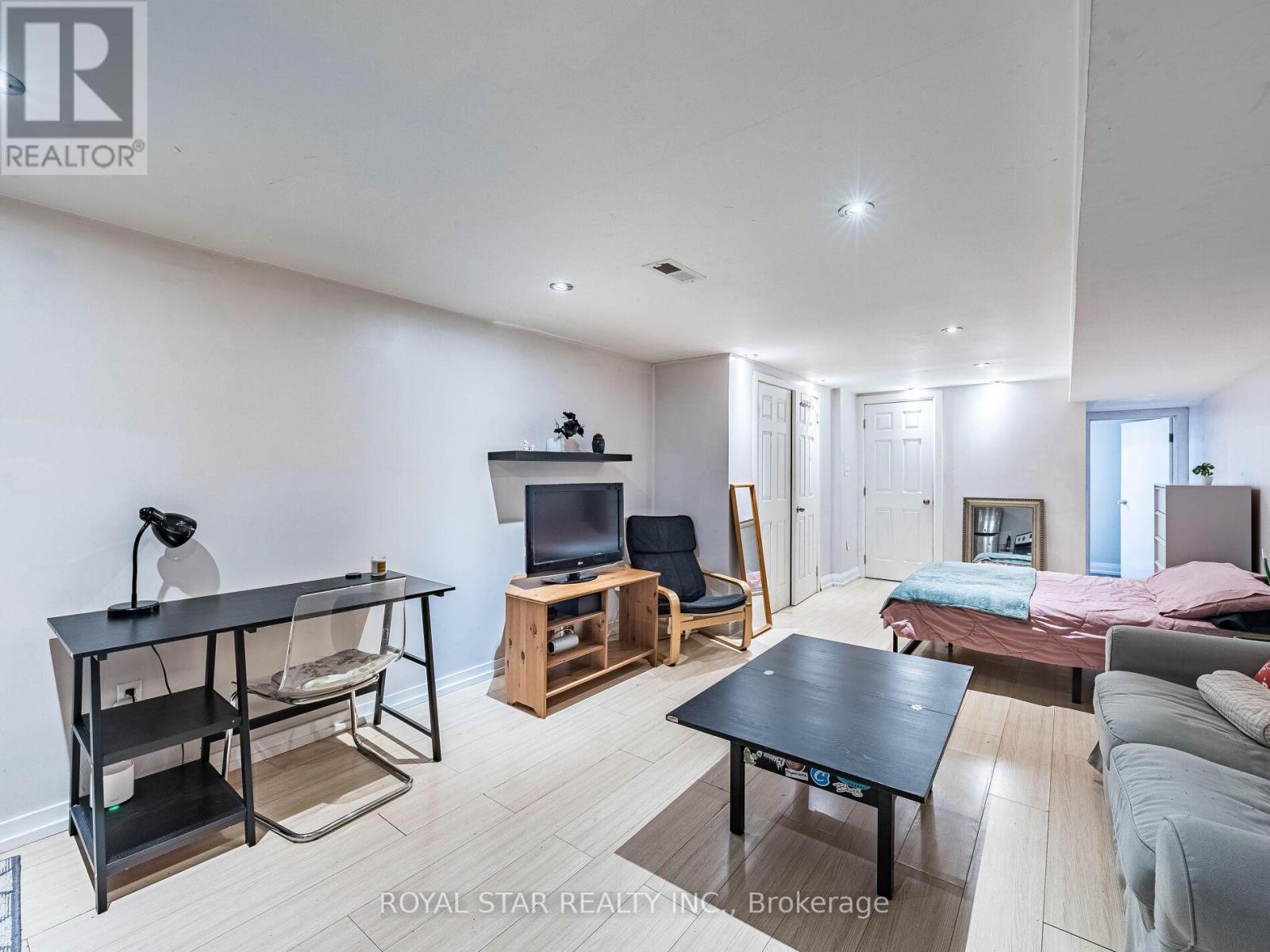 74 Montrose Avenue, Toronto, Ontario  M6J 2T7 - Photo 45 - C12698828