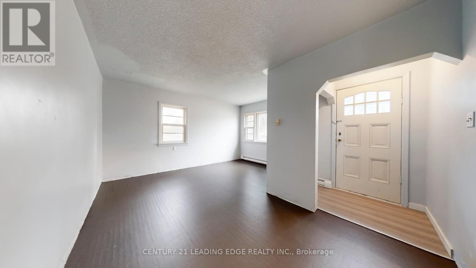 277 Gibbons Street, Oshawa, Ontario  L1J 4Y5 - Photo 3 - E12698762