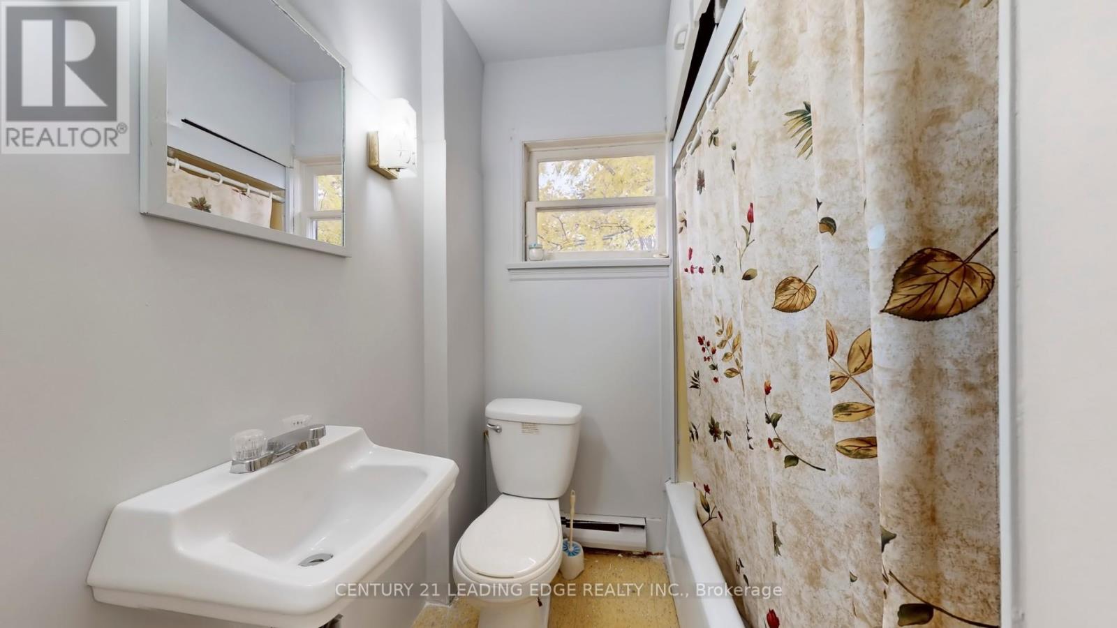 277 Gibbons Street, Oshawa, Ontario  L1J 4Y5 - Photo 7 - E12698762