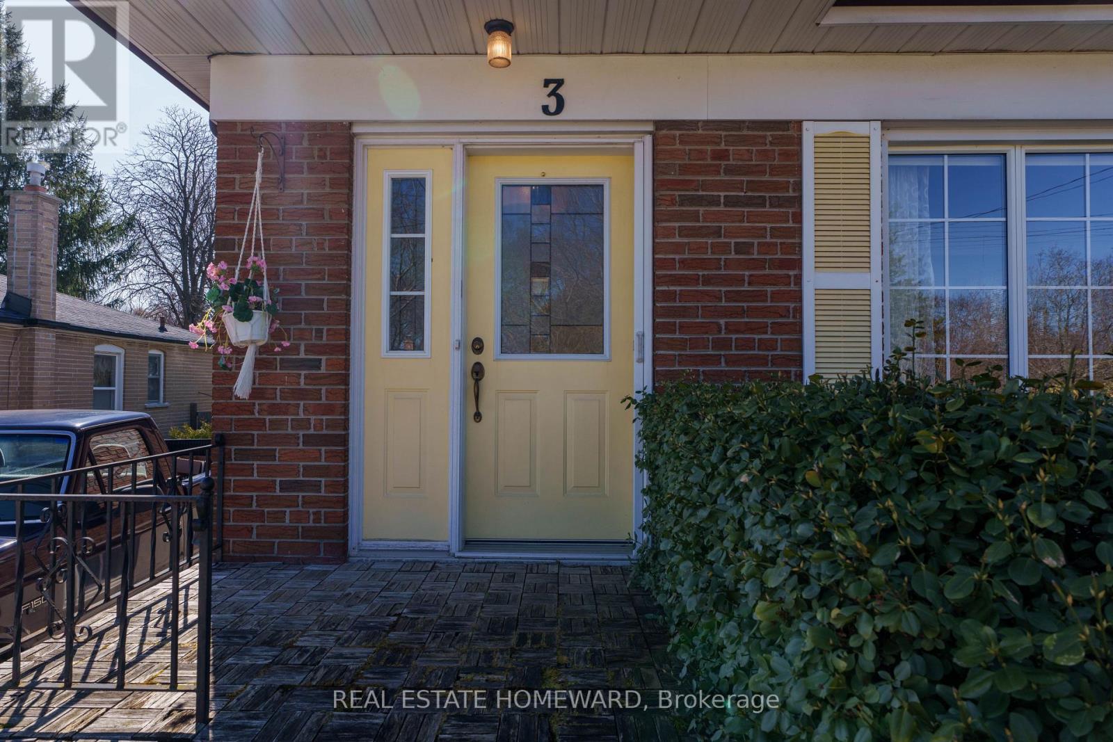 3 Chestermere Boulevard, Toronto, Ontario  M1J 2X5 - Photo 2 - E12698352