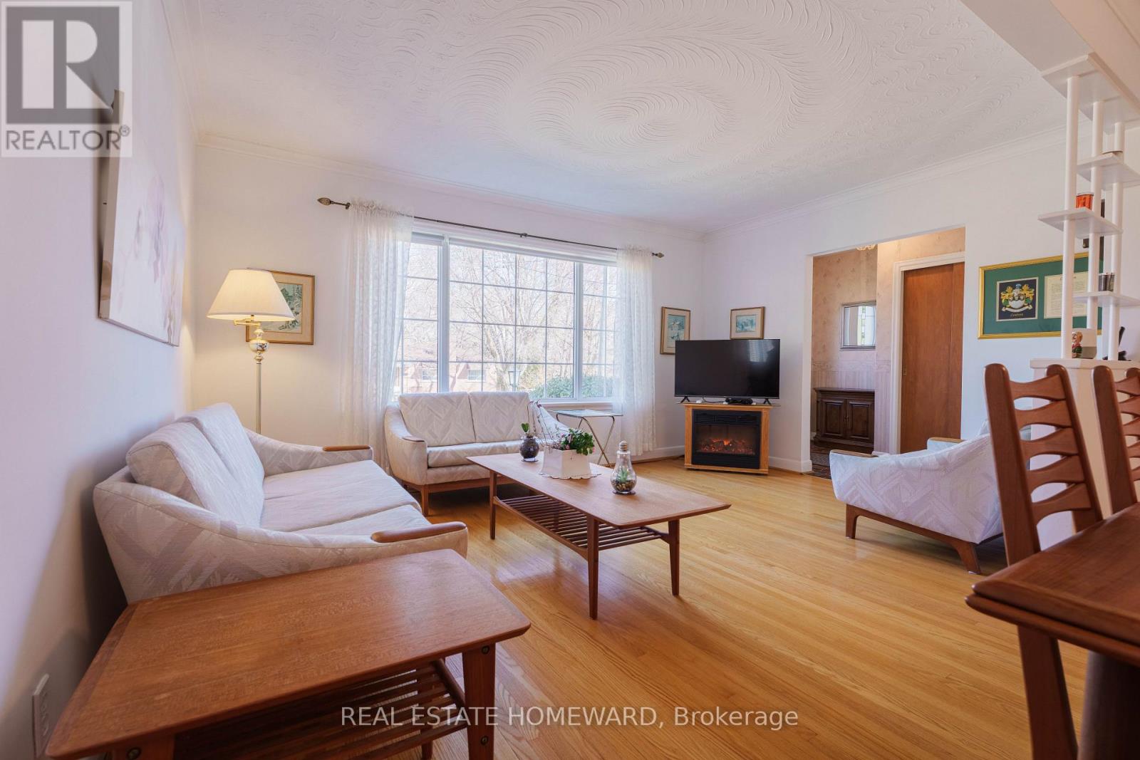 3 Chestermere Boulevard, Toronto, Ontario  M1J 2X5 - Photo 4 - E12698352