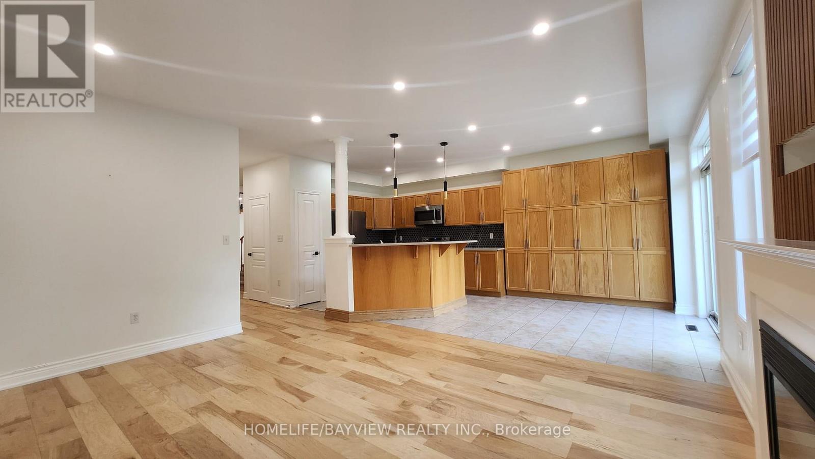 51 Waldron Crescent, Richmond Hill, Ontario  L4E 4A3 - Photo 10 - N12698732