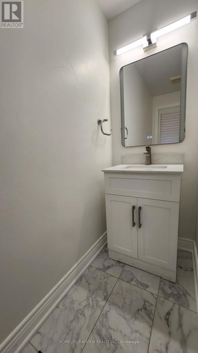 51 Waldron Crescent, Richmond Hill, Ontario  L4E 4A3 - Photo 15 - N12698732