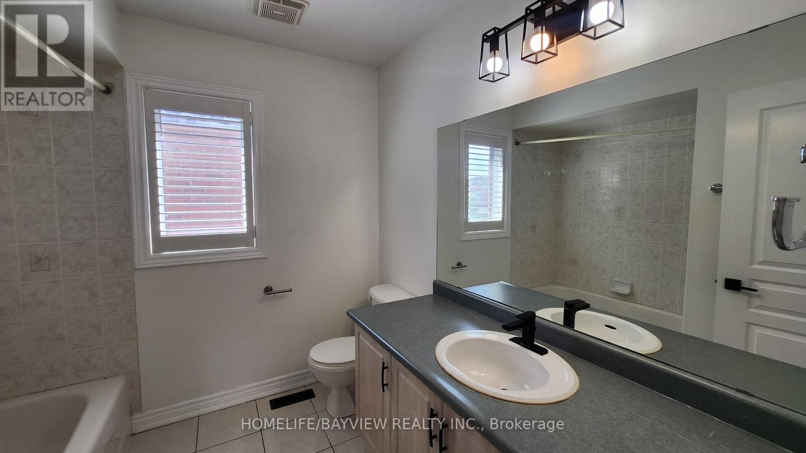 51 Waldron Crescent, Richmond Hill, Ontario  L4E 4A3 - Photo 32 - N12698732