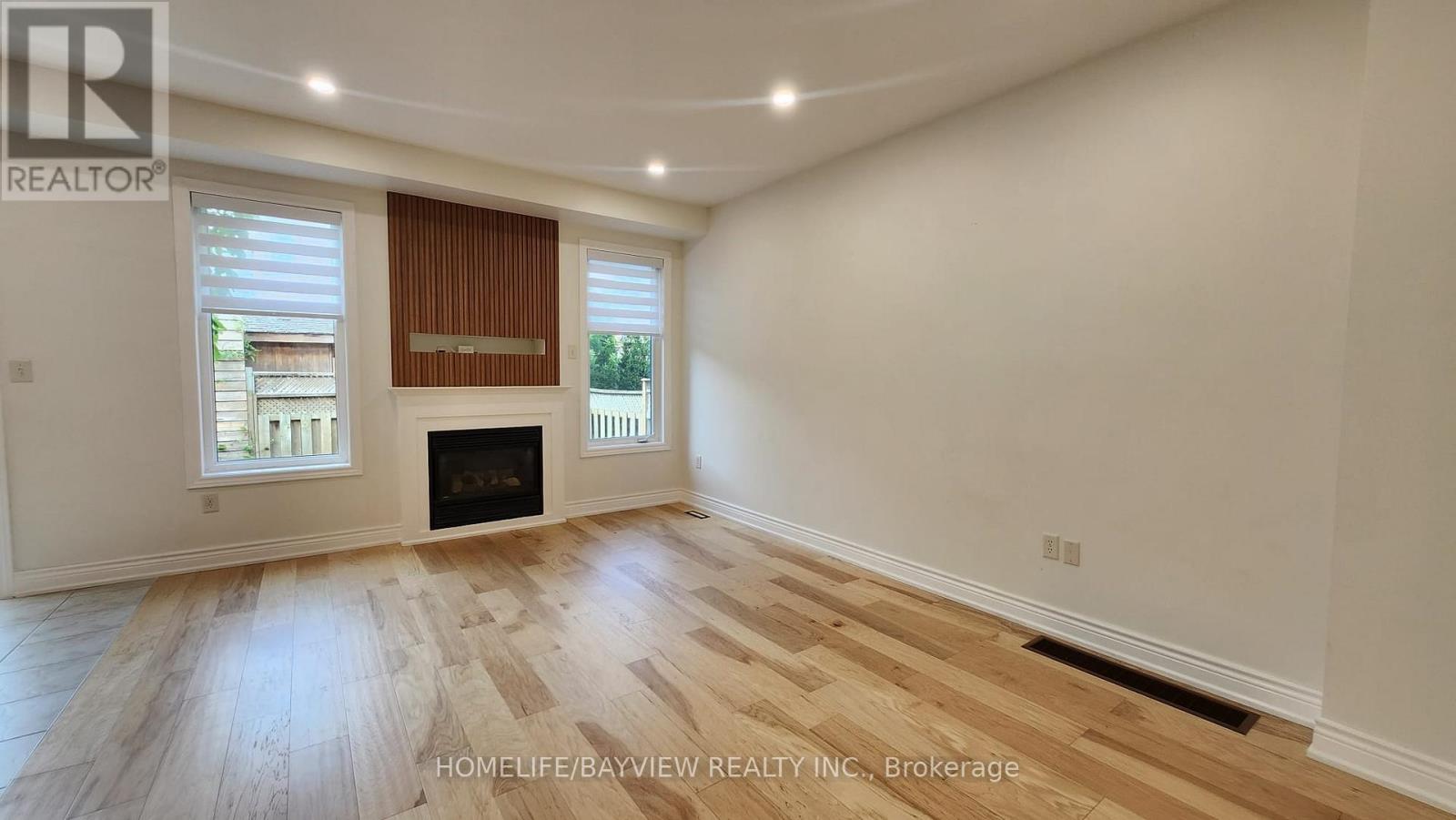 51 Waldron Crescent, Richmond Hill, Ontario  L4E 4A3 - Photo 5 - N12698732