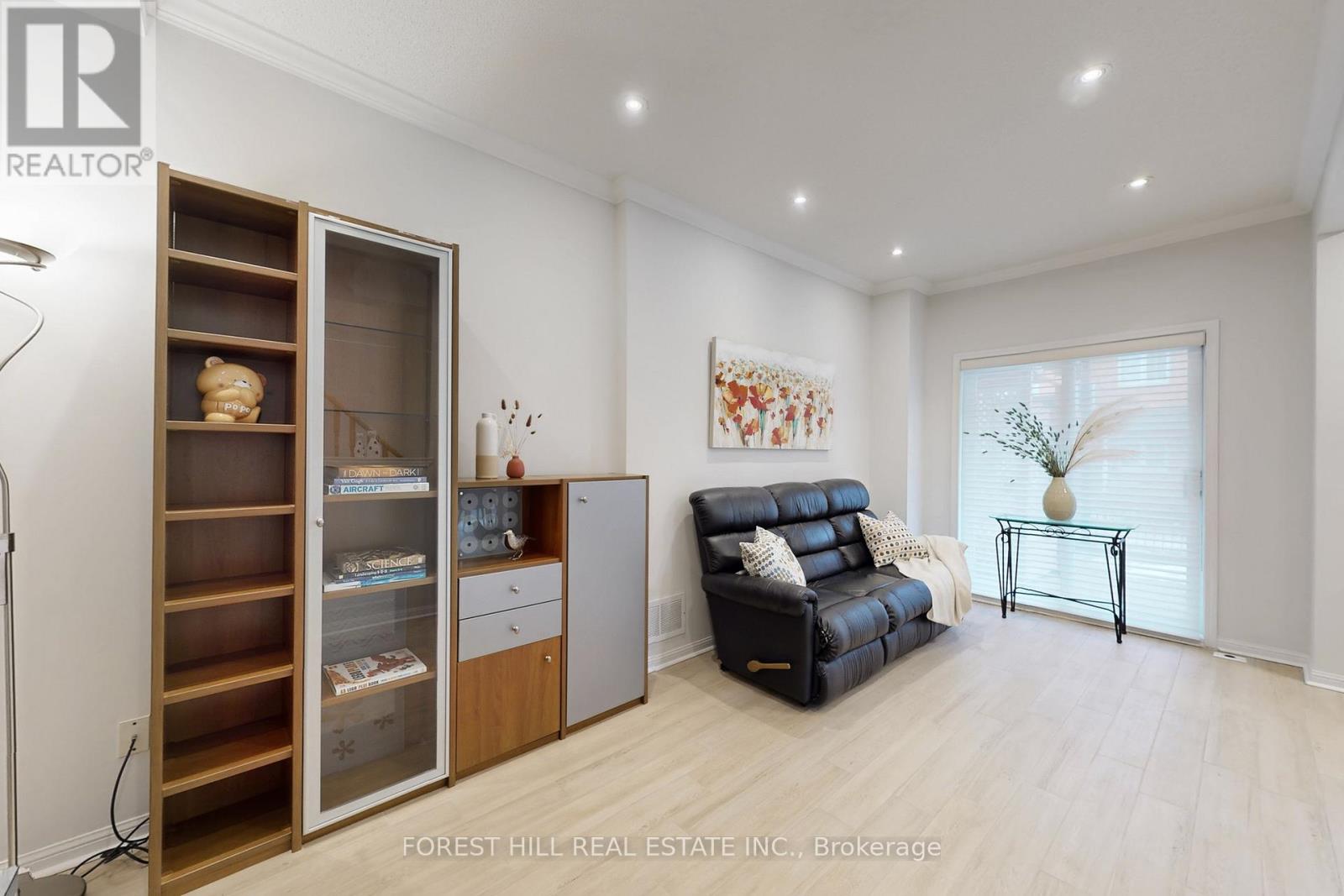 01 - 23 St.moritz Way, Markham, Ontario  L3R 4G4 - Photo 4 - N12698784