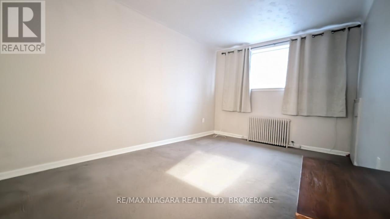 2 - 9 Masterson Drive, St. Catharines, Ontario  L2T 3N9 - Photo 3 - X12690848
