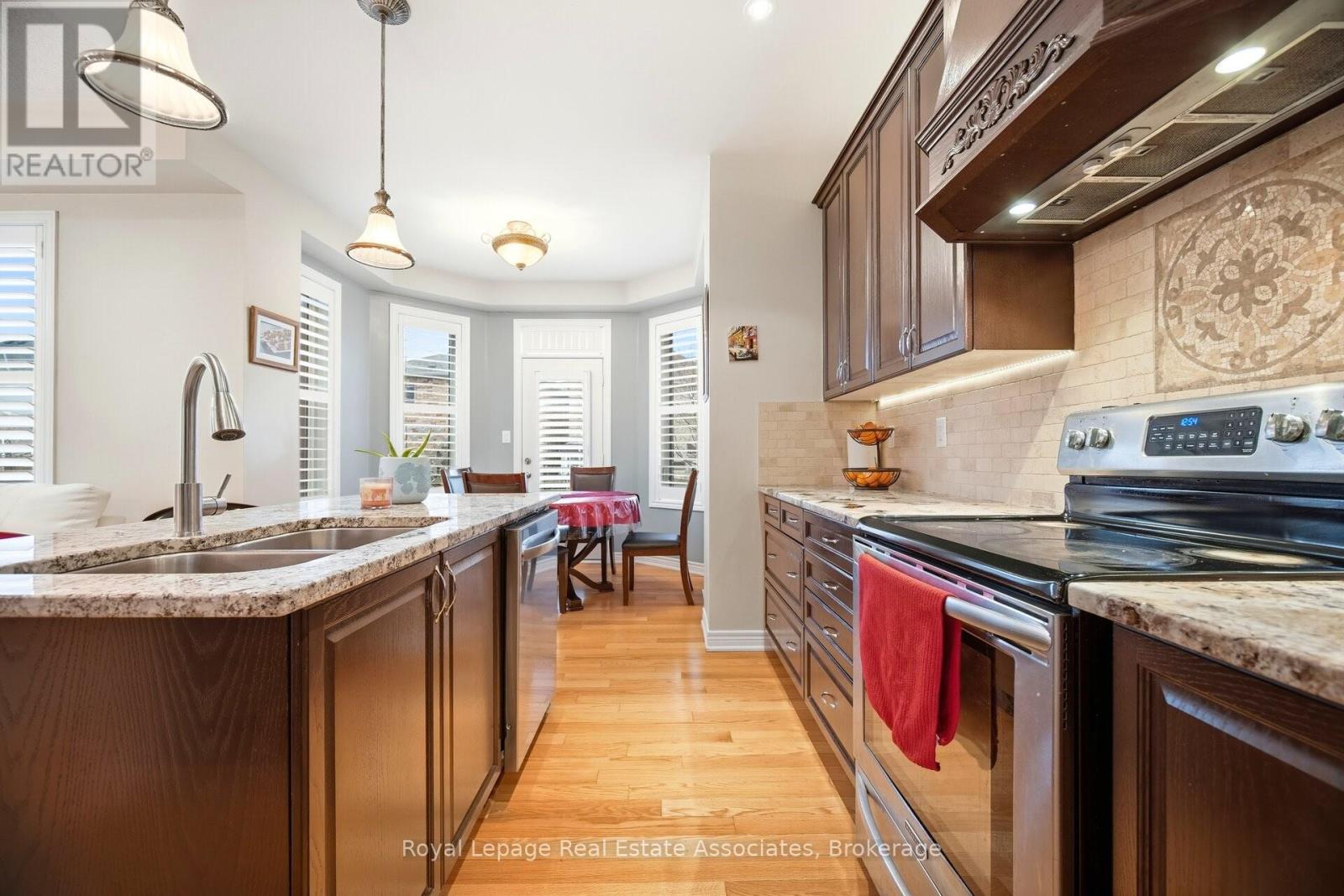 2347 Quetico Crescent, Oakville, Ontario  L6M 0R5 - Photo 16 - W12698690