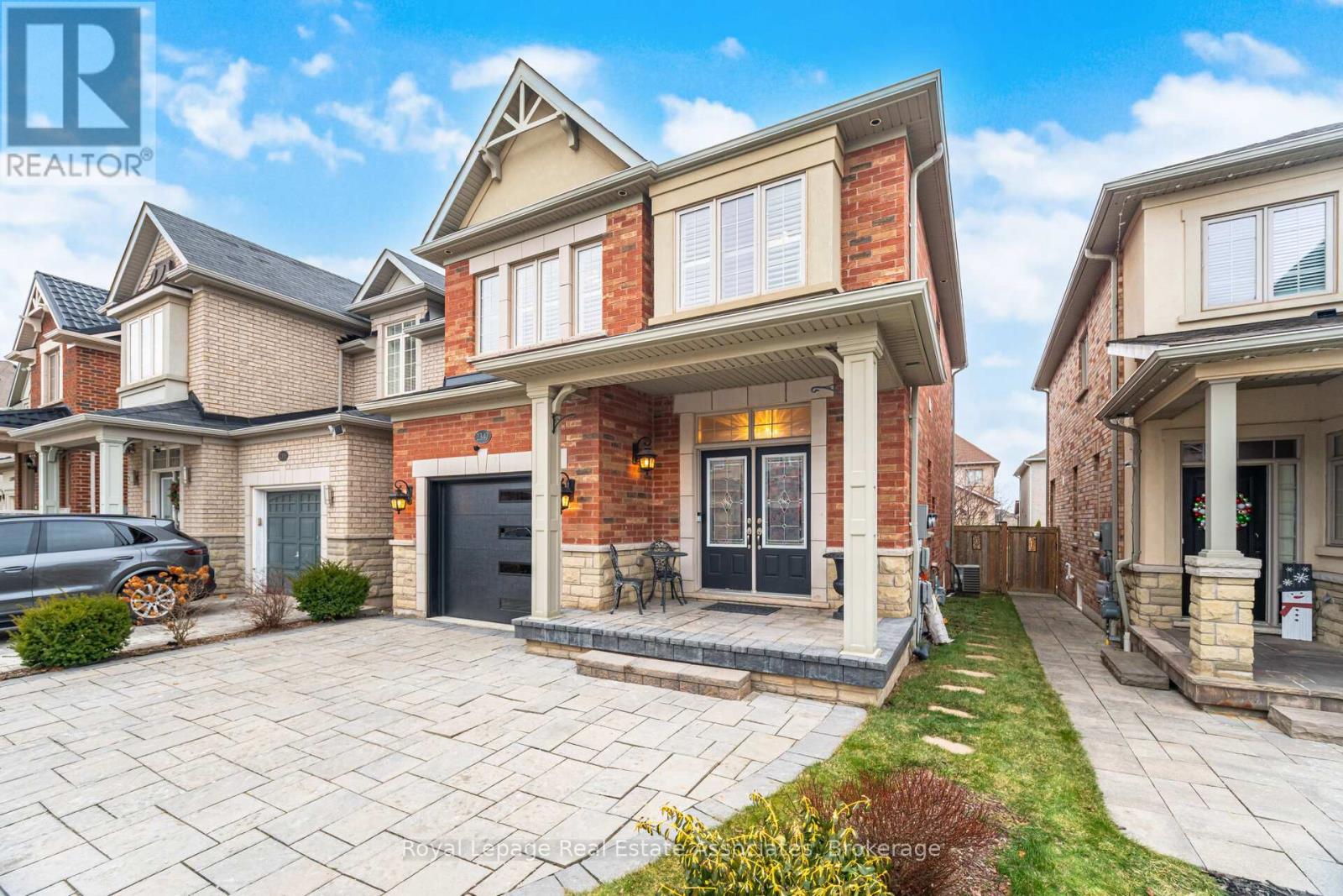 2347 Quetico Crescent, Oakville, Ontario  L6M 0R5 - Photo 3 - W12698690