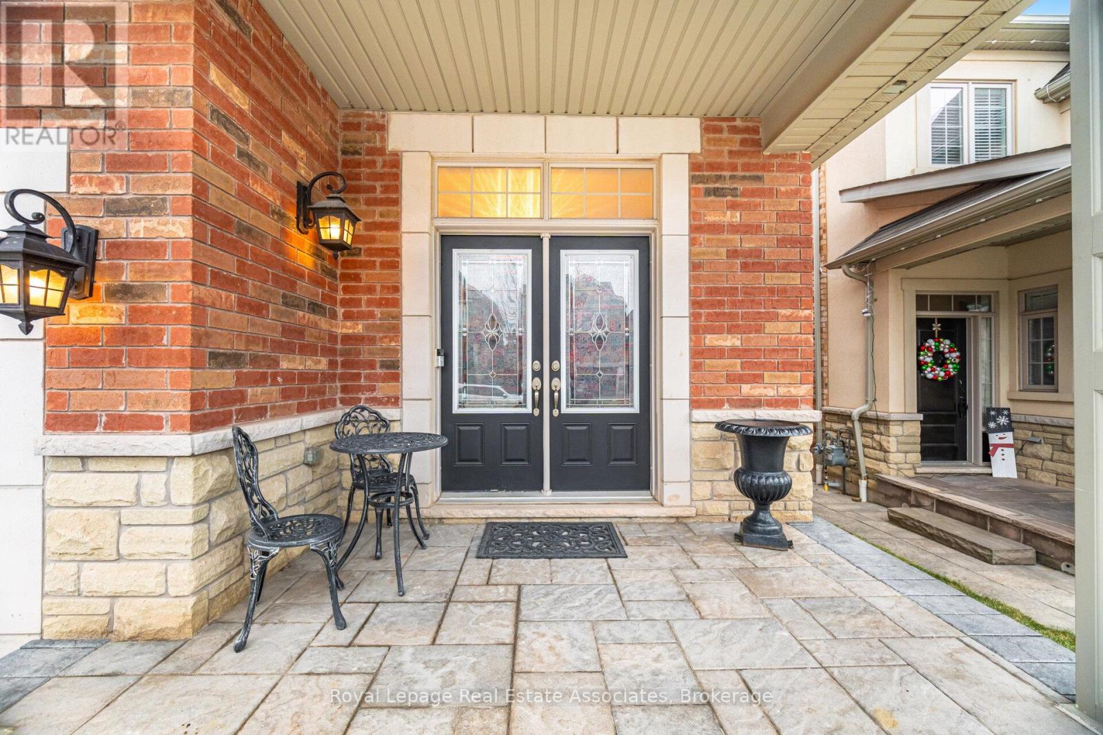 2347 Quetico Crescent, Oakville, Ontario  L6M 0R5 - Photo 4 - W12698690