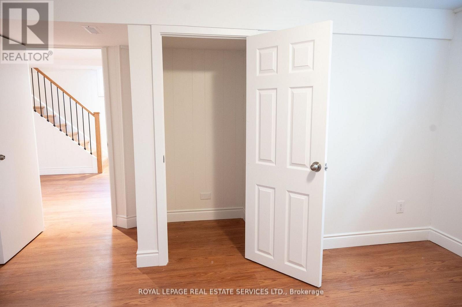 Lower - 35 Silverhill Drive, Toronto, Ontario  M9B 3W3 - Photo 11 - W12698726