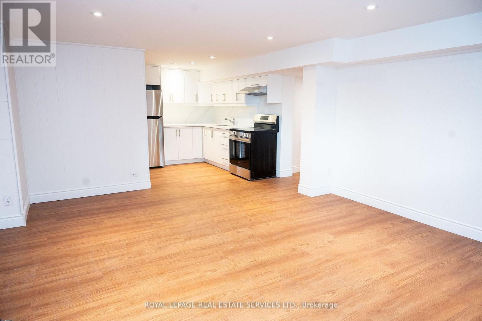 Lower - 35 Silverhill Drive, Toronto, Ontario  M9B 3W3 - Photo 2 - W12698726