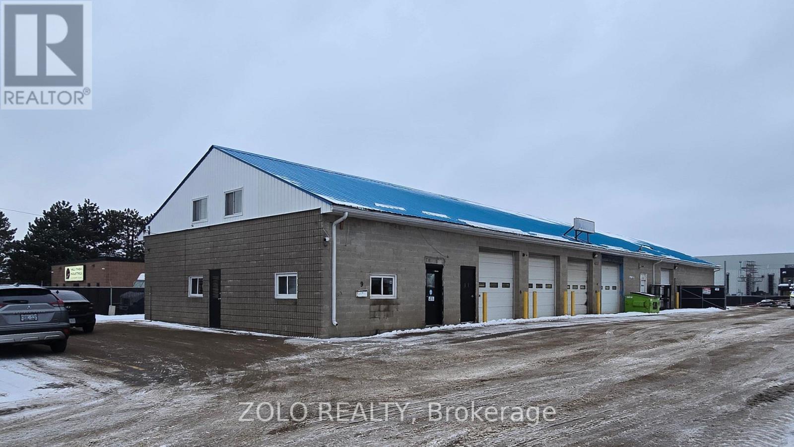 9 Stewart Court, Orangeville, Ontario L9W 3Z9 - Photo 1 - W12698750