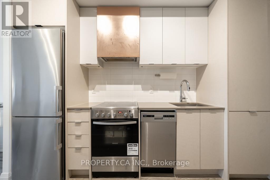 304 - 10 Gibbs Road, Toronto, Ontario  M9B 0E2 - Photo 4 - W12698788