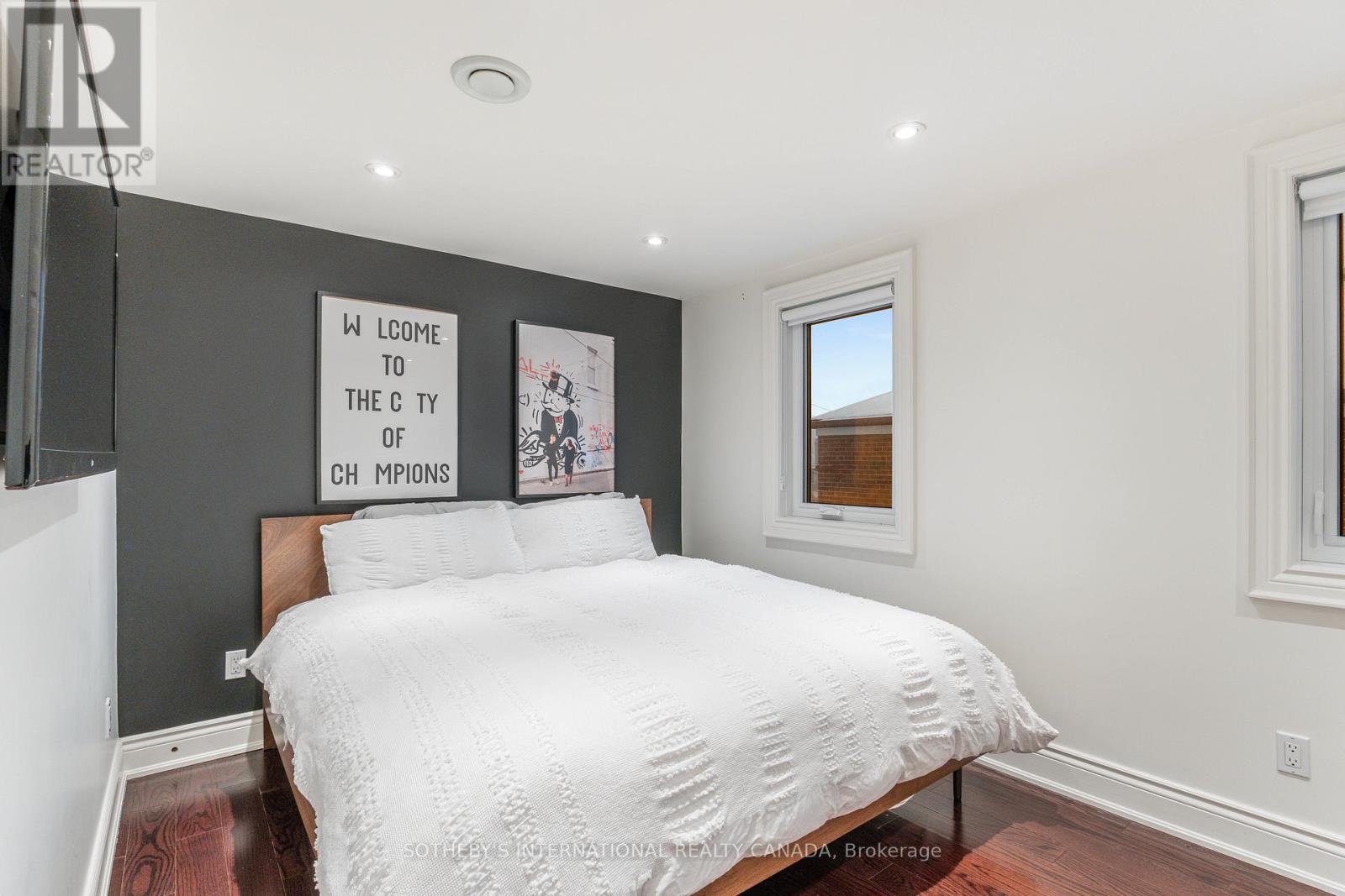 38 Guthrie Avenue, Toronto, Ontario  M8Y 3L1 - Photo 14 - W12698802