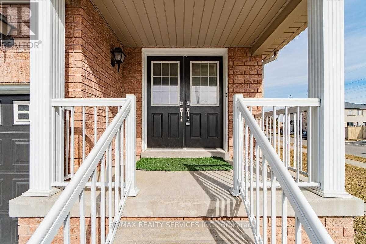 2 Tanasi Road, Brampton, Ontario  L6X 0K6 - Photo 4 - W12698840