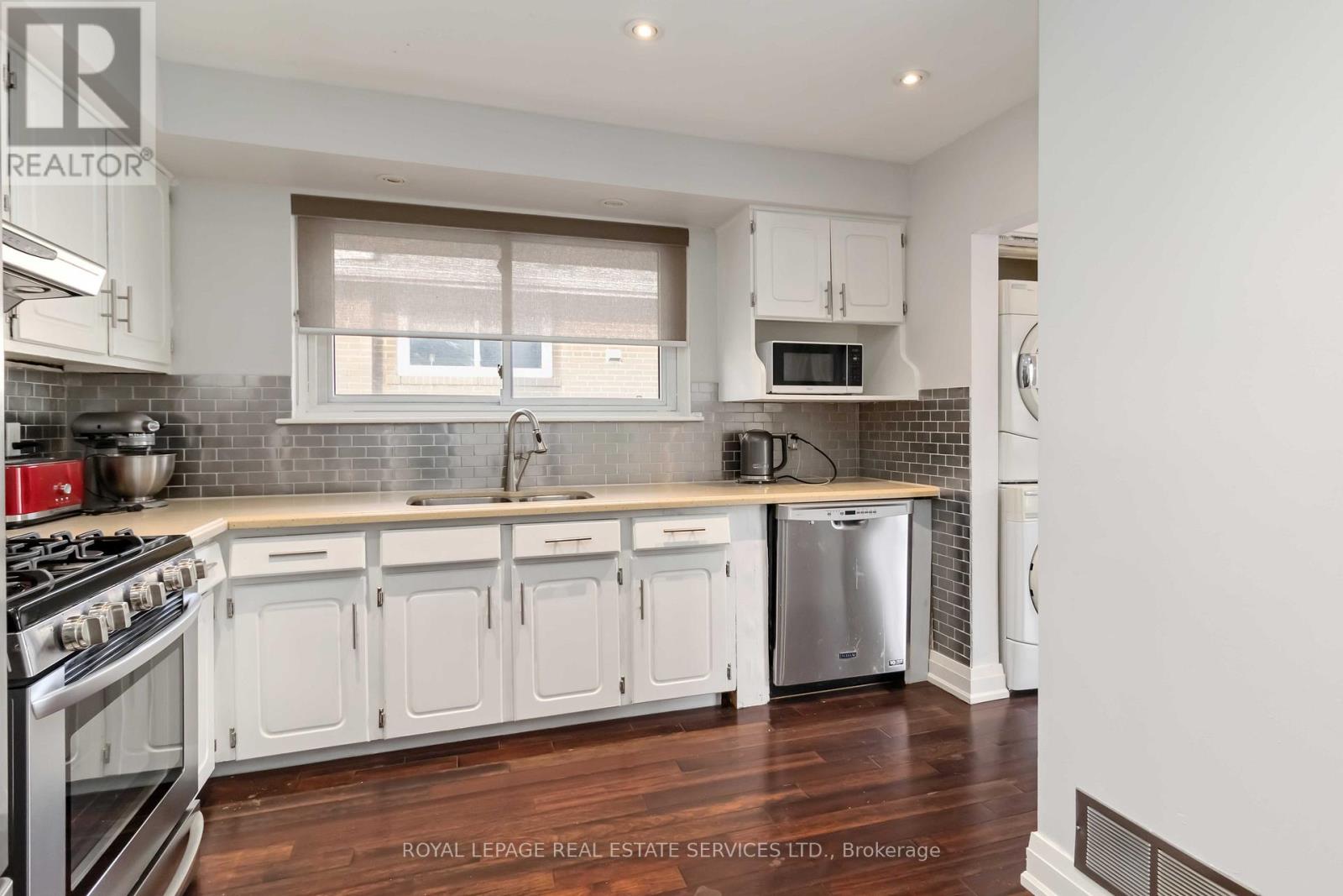 1474 Sandgate Crescent, Mississauga, Ontario  L5J 2E5 - Photo 10 - W12698846