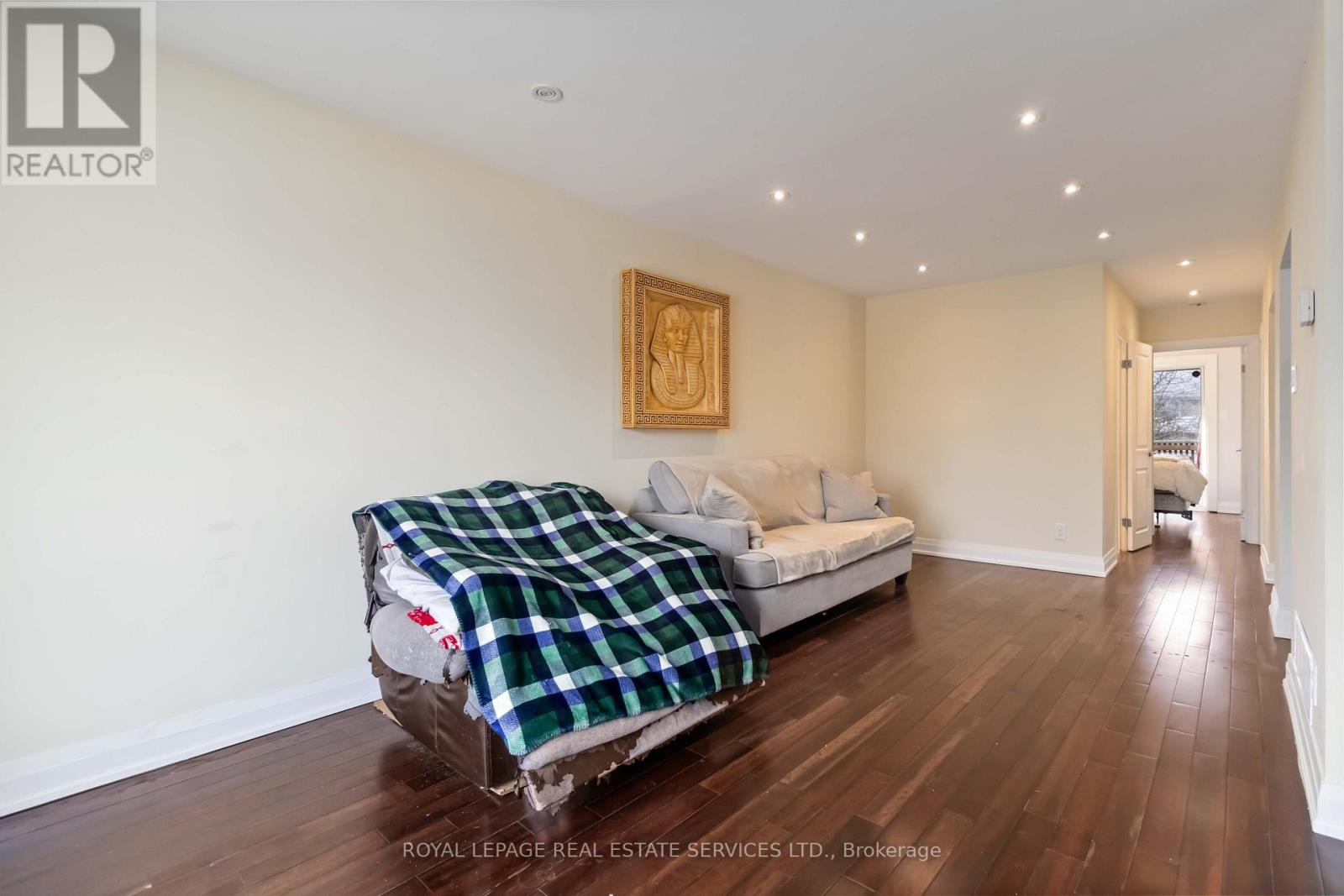 1474 Sandgate Crescent, Mississauga, Ontario  L5J 2E5 - Photo 7 - W12698846