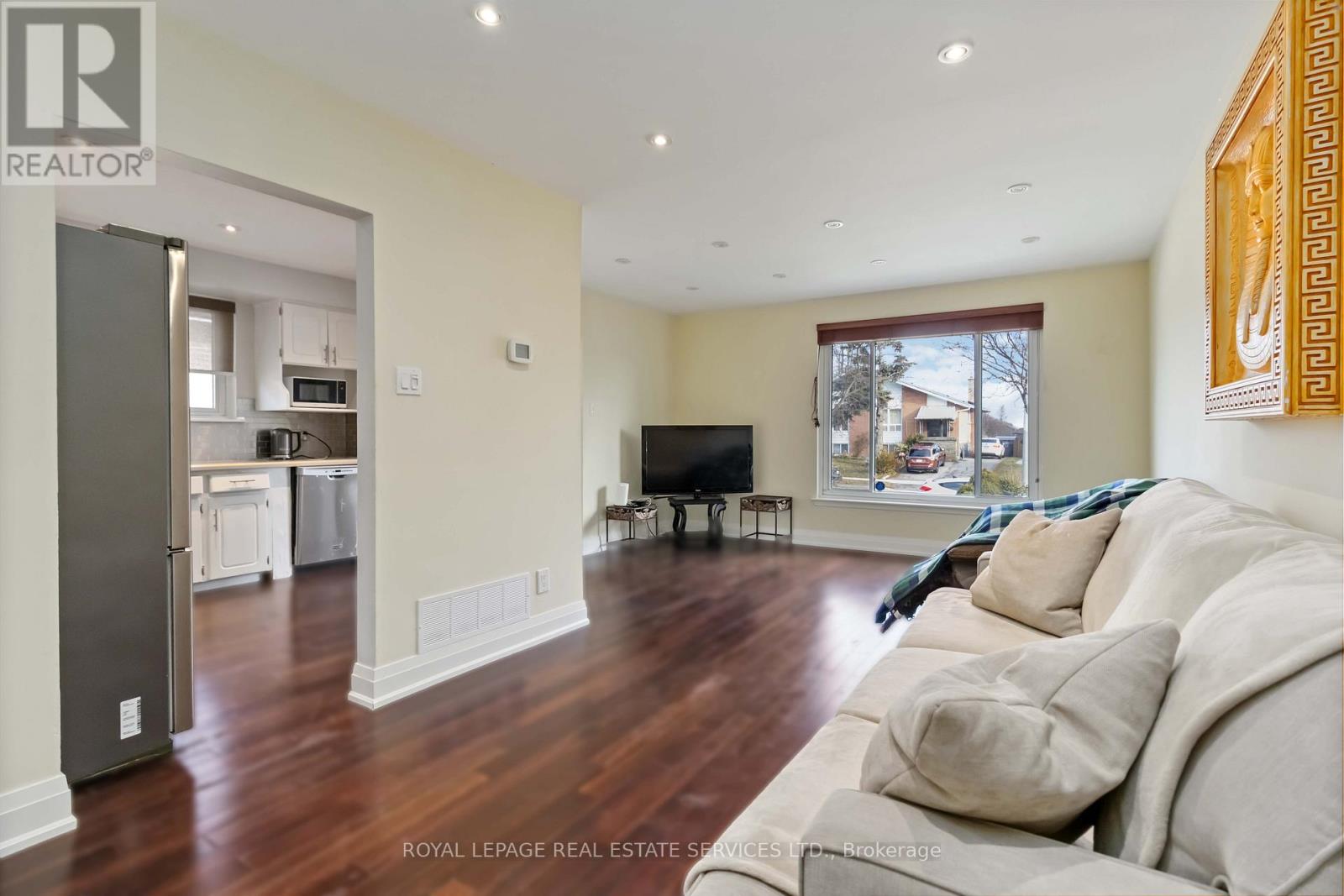 1474 Sandgate Crescent, Mississauga, Ontario  L5J 2E5 - Photo 9 - W12698846