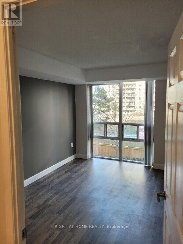 314 - 17 Michael Power Place, Toronto, Ontario  M9A 5G5 - Photo 11 - W12698852