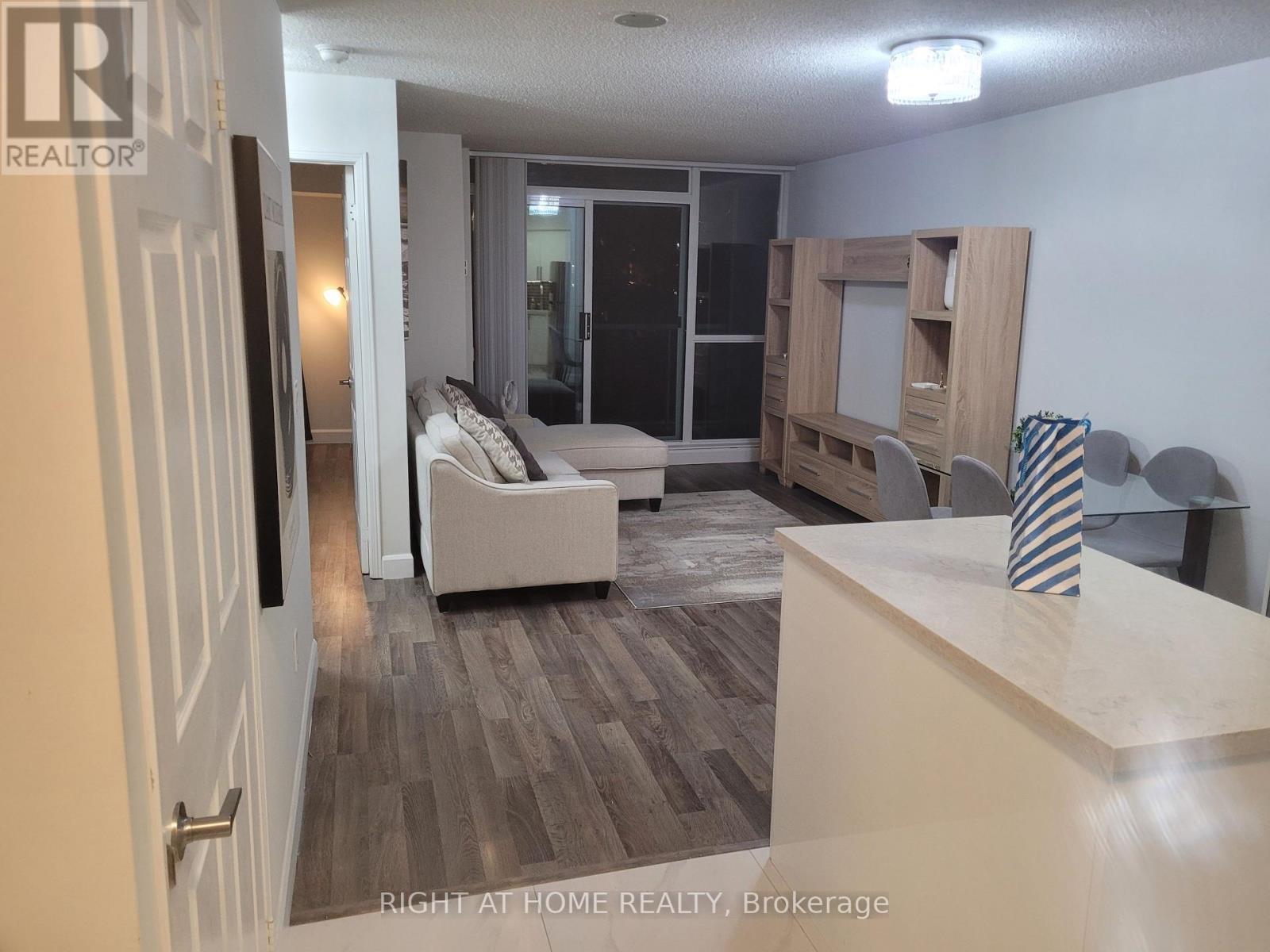 314 - 17 Michael Power Place, Toronto, Ontario  M9A 5G5 - Photo 6 - W12698852