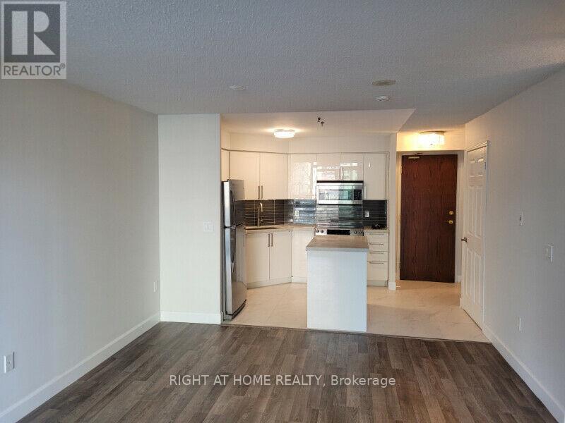 314 - 17 Michael Power Place, Toronto, Ontario  M9A 5G5 - Photo 8 - W12698852