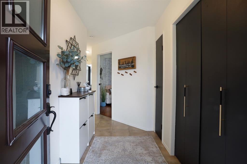 87 White Pelican View, Lake Newell Resort, Alberta  T1R 0X5 - Photo 3 - A2274608