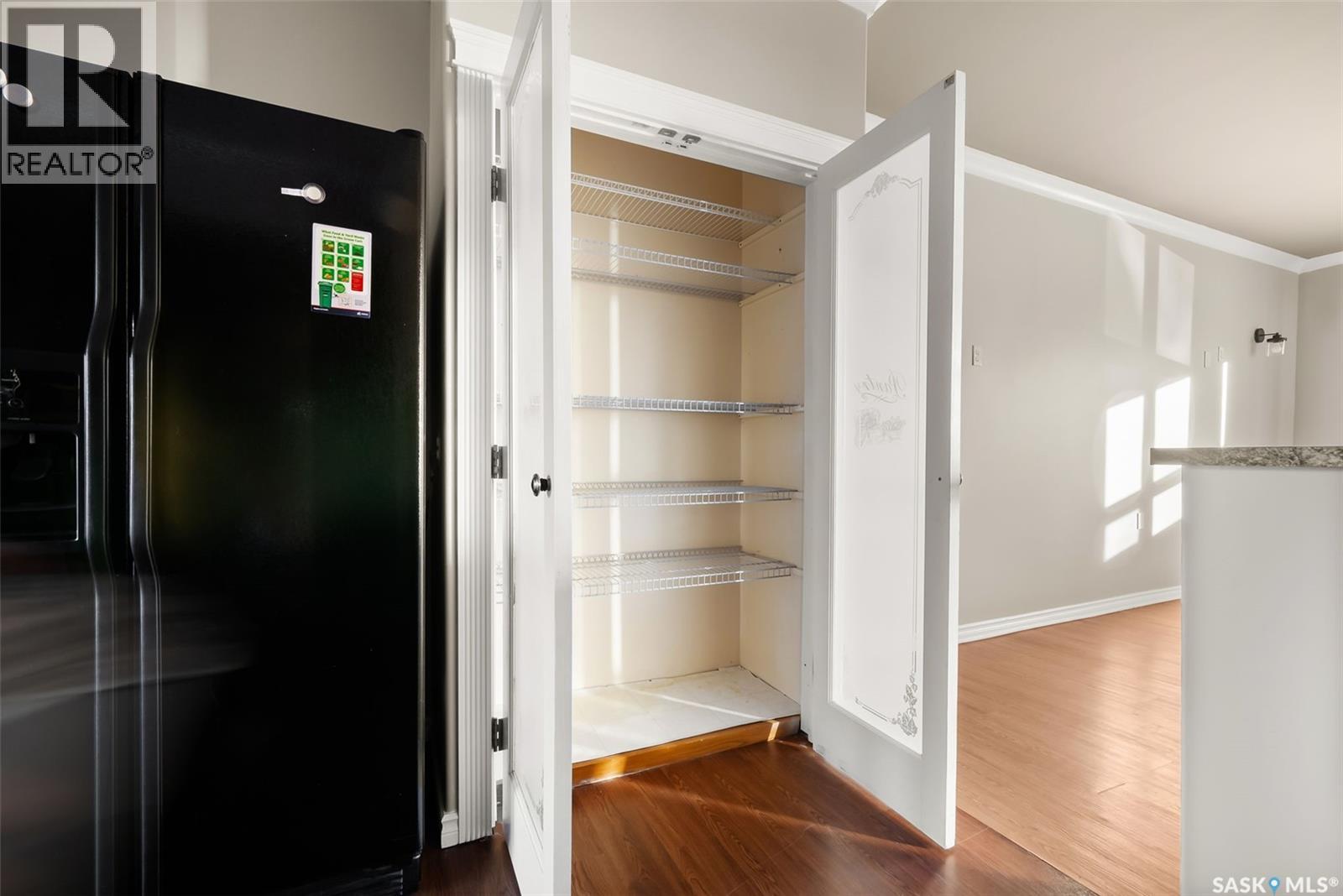 1230 Victoria Avenue, Regina, Saskatchewan  S4P 0N9 - Photo 11 - SK026785