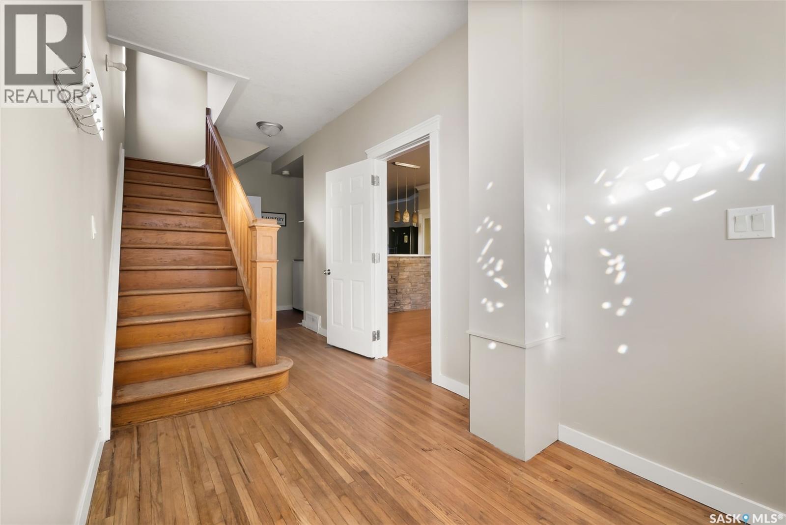 1230 Victoria Avenue, Regina, Saskatchewan  S4P 0N9 - Photo 4 - SK026785