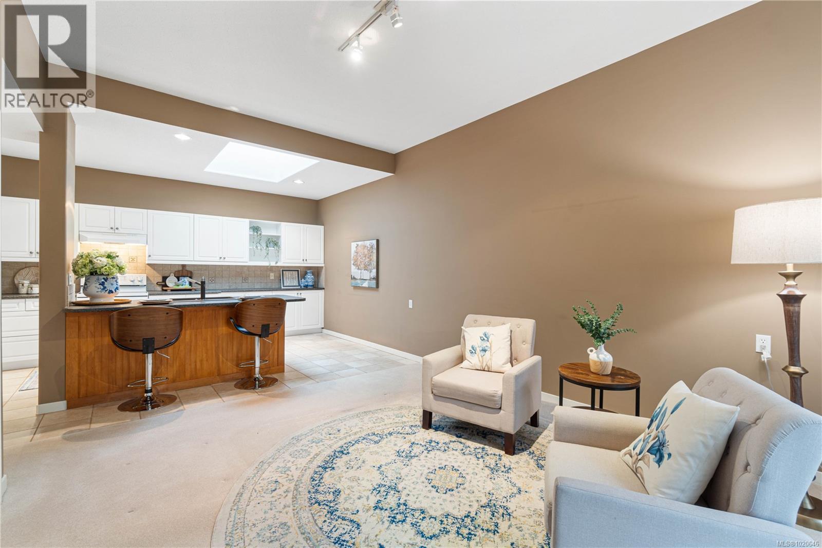 896 Lakes Blvd, Parksville, British Columbia  V9P 2P8 - Photo 7 - 1020646